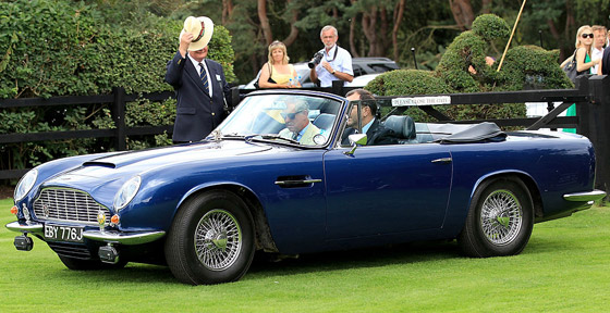  صورة رقم 8 - ولي العهد البريطاني يكشف أن سيارته القديمة تعمل بالنبيذ الأبيض والجبن!