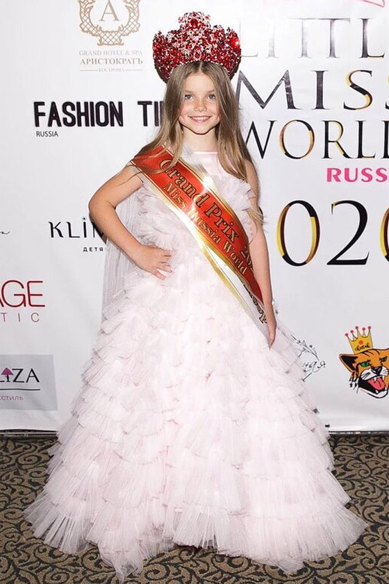 صور: طفلة روسية (9 سنوات) تفوز بلقب أجمل فتاة في أوراسيا صورة رقم 11