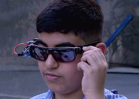 طفل عراقي موهوب يخترع نظارة ذكية تعمل على تنبيه سائقي المركبات صورة رقم 9