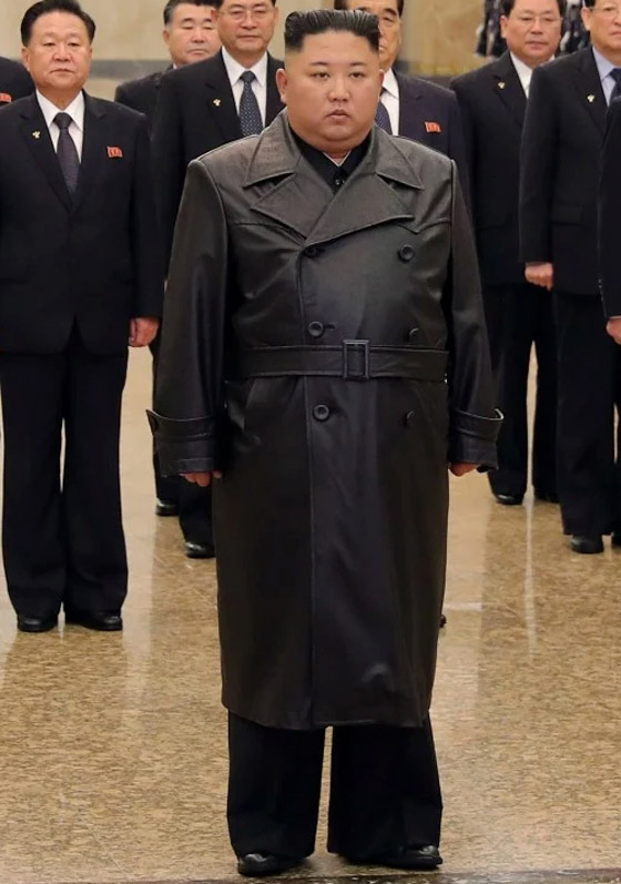 لا لتقليد ملابس الزعيم.. كوريا الشمالية تمنع معاطف الجلد! صورة رقم 3