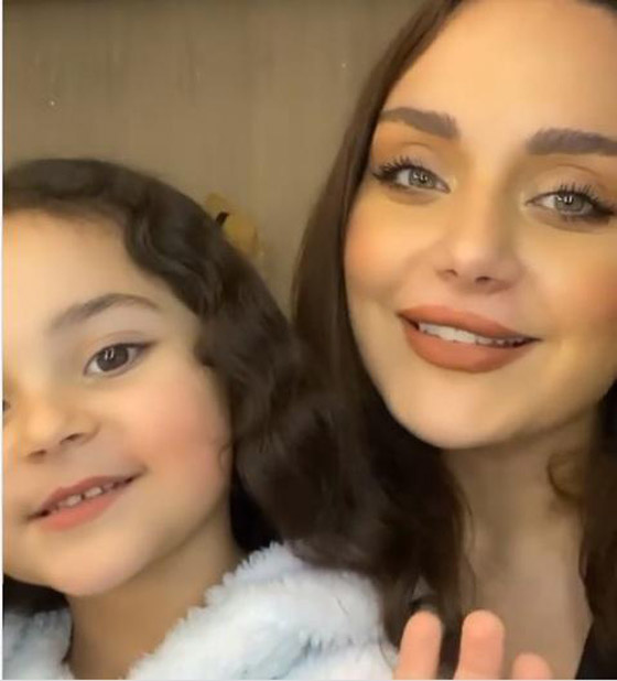 فيديو:  ابنة هيفا وهبي تغني وترقص مع ابنتها على أغنية 