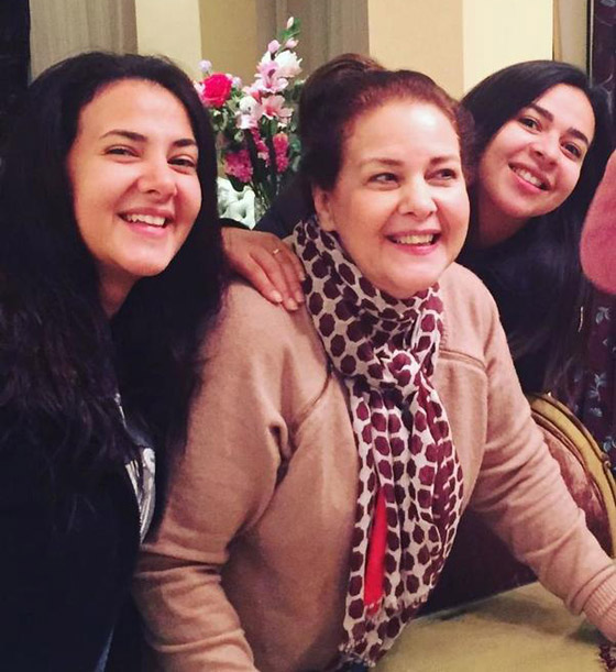 دنيا وإيمي سمير غانم تحييان ذكرى ميلاد والدتهما الراحلة دلال عبد العزيز صورة رقم 5