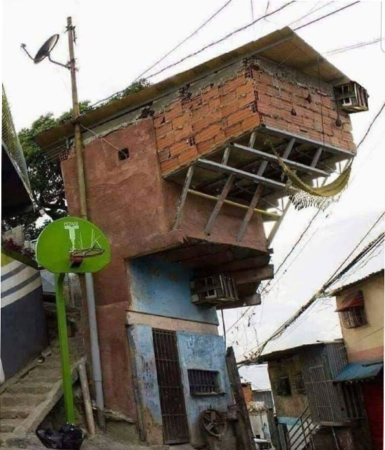أشخاص حاولوا تصميم منازلهم بأنفسهم والنتيجة كارثية صورة رقم 10