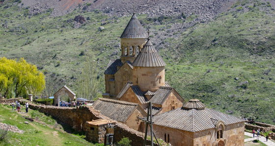 بالصور: تعرفوا إلى أجمل 10 كنائس تاريخية في أرمينيا صورة رقم 1