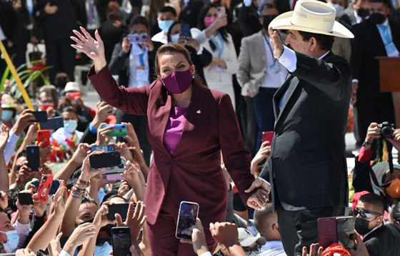هندوراس الأمريكية تنصب كاسترو.. أول رئيسة لها بالتاريخ صورة رقم 3