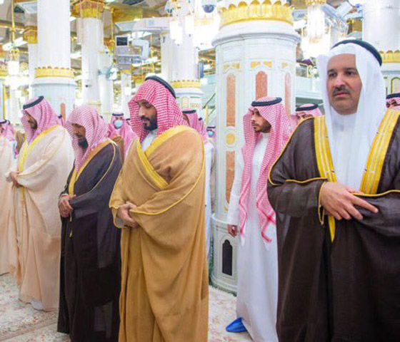 فيديو: ولي العهد السعودي يصلي بمسجد قباء النبوي ويطلق مشروع توسعته صورة رقم 6