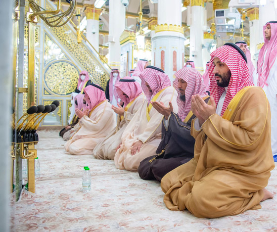 فيديو: ولي العهد السعودي يصلي بمسجد قباء النبوي ويطلق مشروع توسعته صورة رقم 3