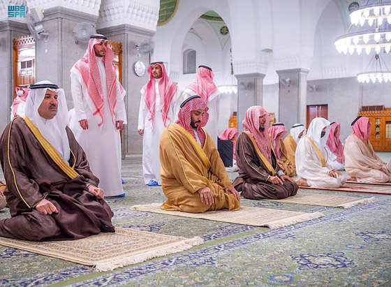 فيديو: ولي العهد السعودي يصلي بمسجد قباء النبوي ويطلق مشروع توسعته صورة رقم 1