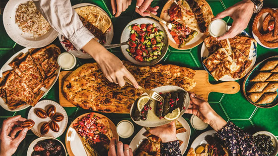  صورة رقم 1 - كيف تتجنب زيادة الوزن في رمضان؟ إليك أفضل 4 عادات غذائية