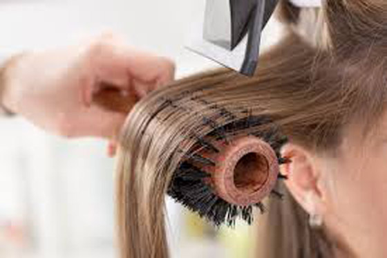  صورة رقم 3 - لماذا يجبُ عليكِ استخدام زيت الأرغان على شعرك قبل تصفيفه بالحرارة؟