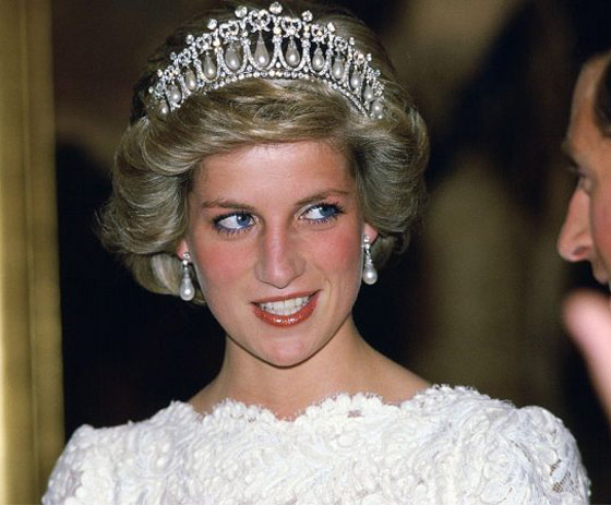  صورة رقم 4 - صور: كيت ميدلتون ترتدي أقراط الأميرة ديانا المفضلة بأحدث ظهور لها