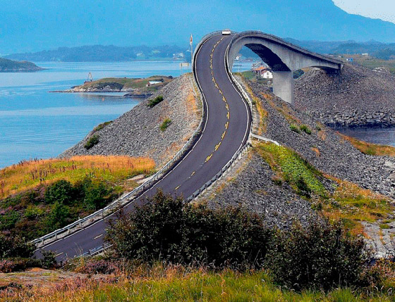 جسر مرعب في النرويج يسقطك أمتارا لقبر مائي.. لكنه آمن! صورة رقم 2