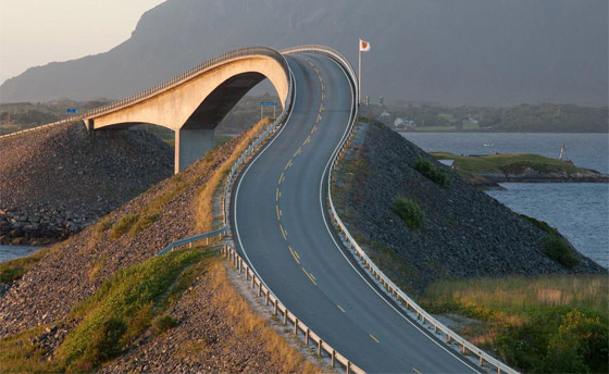 جسر مرعب في النرويج يسقطك أمتارا لقبر مائي.. لكنه آمن! صورة رقم 11