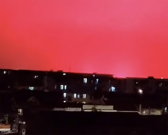 ظاهرة غريبة تثير الرعب في الصين.. فجأة تحولت السماء للون الأحمر! صورة رقم 13