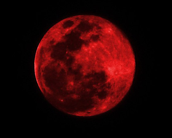  صورة رقم 5 - أول خسوف لعام 2022: السماء تتزين بظاهرة القمر الدموي ليلة الغد