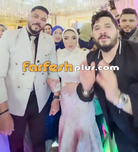  صورة رقم 7 - فيديو: مصطفى حجاج يفاجئ أحد متابعيه وعروسه بحضور حفل خطبتهما والغناء لهما