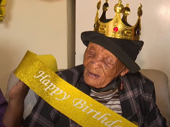 سر صحتها بالسبانخ.. سيدة تحتفل بعيد ميلادها الـ128 كأكبر امرأة بالعالم صورة رقم 1