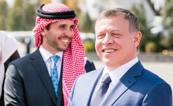 صورة رقم 7 - ملك الأردن يعزل أخيه الأمير حمزة مقيدا إقامته واتصالاته! ما رد الملكة نور؟
