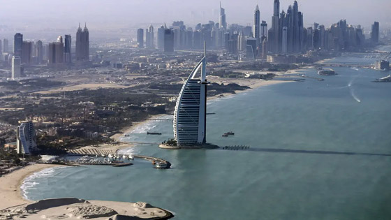  صورة رقم 1 - الإمارات تشهد ظاهرة فلكية غريبة طوال شهر!