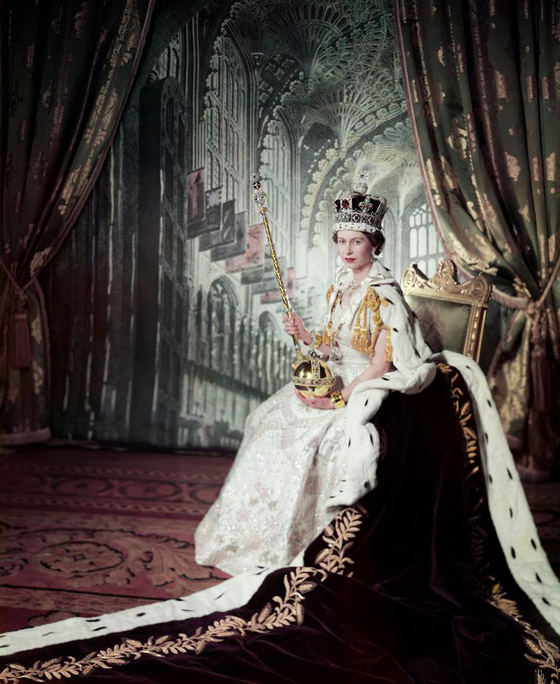 صورة رقم 4 - 4 حقائق مذهلة عن فستان الملكة إليزابيث في 