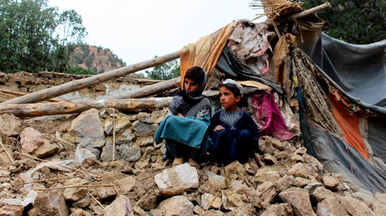  صورة رقم 3 - زلزال أفغانستان يحصد مزيدا من الضحايا.. 1500 قتيل ومئات الجرحى!