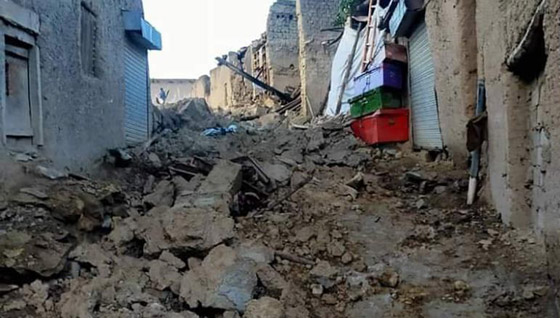 صورة رقم 12 - زلزال أفغانستان يحصد مزيدا من الضحايا.. 1500 قتيل ومئات الجرحى!