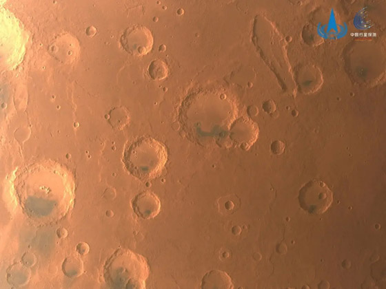 بالصور: مركبة صينية تحصل لأول مرة على مشاهد لكوكب المريخ بأكمله صورة رقم 2