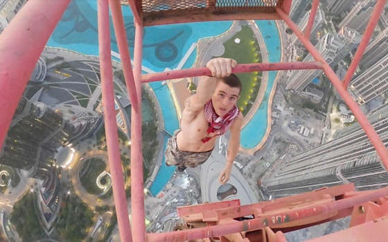 هاو للتسلق يخوض تجربة جنونية في دبي! تدلى من ناطحة سحاب على ارتفاع 390 مترا صورة رقم 2