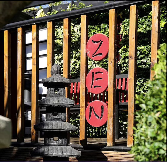 يقضي 13 عامًا في إنشاء حديقة يابانية رائعة في فناء منزله صورة رقم 7