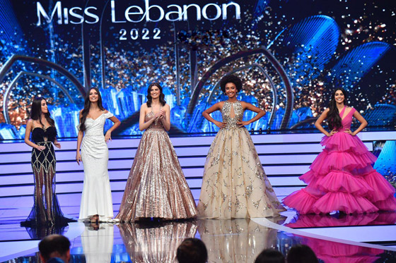  صورة رقم 7 - فيديو وصور ملكة جمال لبنان 2022 ياسمينا زيتون.. نانسي عجرم أشعلت الاجواء