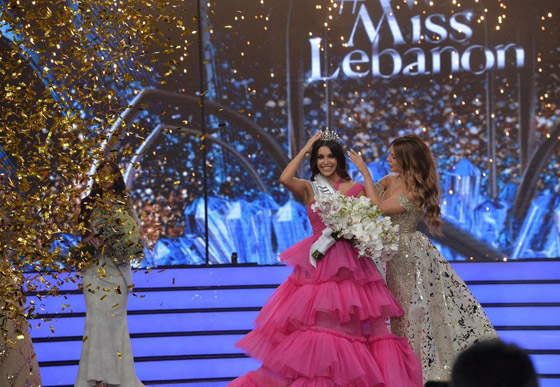  صورة رقم 13 - فيديو وصور ملكة جمال لبنان 2022 ياسمينا زيتون.. نانسي عجرم أشعلت الاجواء