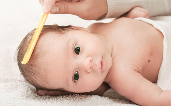  صورة رقم 10 - أفضل زيت شعر للأطفال الرضع.. منها جوز الهند والجوجوبا