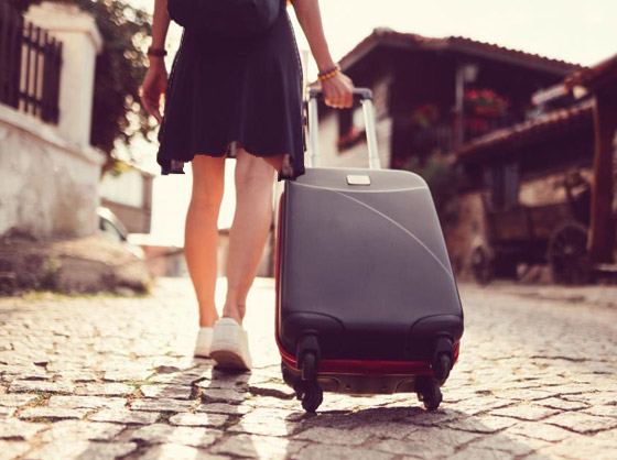 8 حيل عملية لتوضيب حقيبة السفر الخاصة بالعطلة الصيفية صورة رقم 4