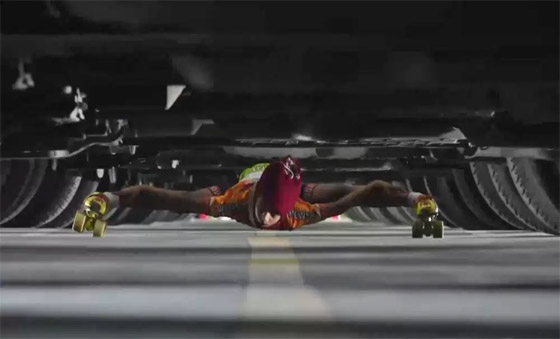  صورة رقم 4 - طفلة هندية تدخل موسوعة غينيس.. تزلجت تحت 20 سيارة بـ13 ثانية