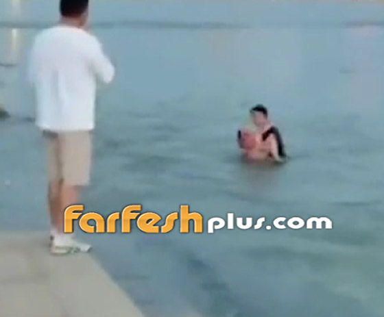  صورة رقم 4 - بالفيديو.. موقف بطولي من شاب صيني ينقذ طفلة من الغرق