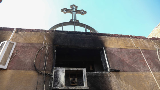  صورة رقم 2 - مأساة حريق الكنيسة.. تضامن عربي ودولي عالمي واسع مع مصر