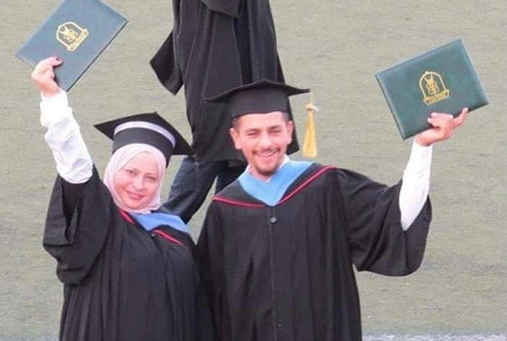  صورة رقم 2 - فيديو: أردنية وابنها يتخرجان من نفس الجامعة والاختصاص وبنفس اليوم
