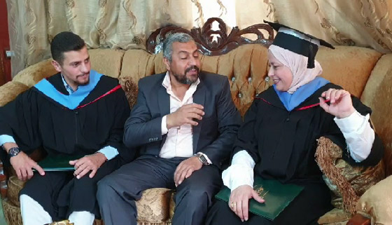  صورة رقم 8 - فيديو: أردنية وابنها يتخرجان من نفس الجامعة والاختصاص وبنفس اليوم
