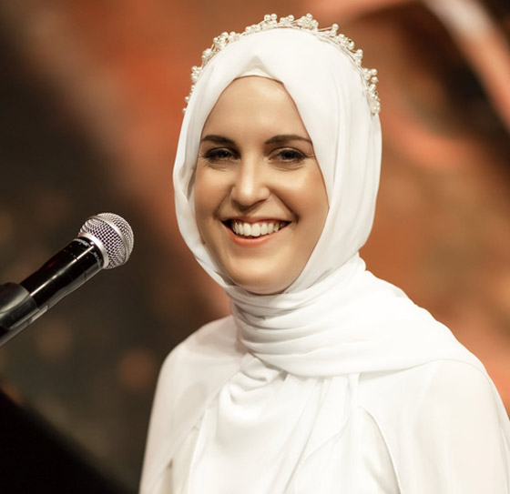  صورة رقم 2 - حفظت القرآن واعتنقت الإسلام.. من هي المغنية الإنجليزية التي غنت 