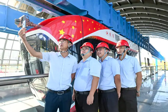  صورة رقم 14 - فيديو: الصين تكشف عن قطار مغناطيسي معلق بالهواء يسير دون كهرباء
