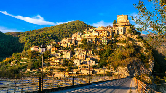  صورة رقم 1 - بالصور: 8 قرى إيطالية ساحرة وآسرة.. لم تسمع بها من قبل