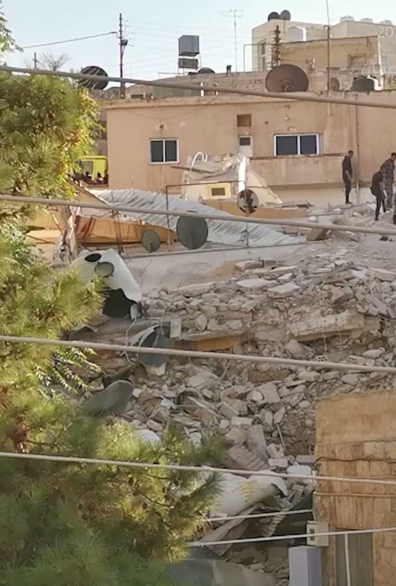  صورة رقم 7 - فيديو: وفيات وإصابات بانهيار مبنى سكني في اللويبدة بالعاصمة الأردنية عمان