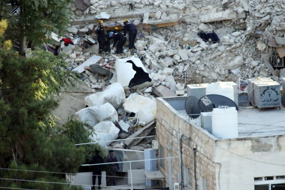  صورة رقم 8 - فيديو: وفيات وإصابات بانهيار مبنى سكني في اللويبدة بالعاصمة الأردنية عمان