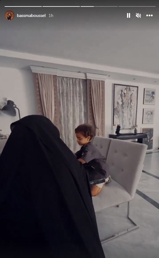  صورة رقم 2 - فيديو: ابن تامر حسني وبسمة بوسيل يحفظ القرآن رغم صغر سنه.. 