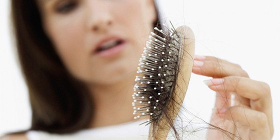لا تقلقي من تساقط الشعر.. فهذه أفضل العلاجات المنزلية صورة رقم 7