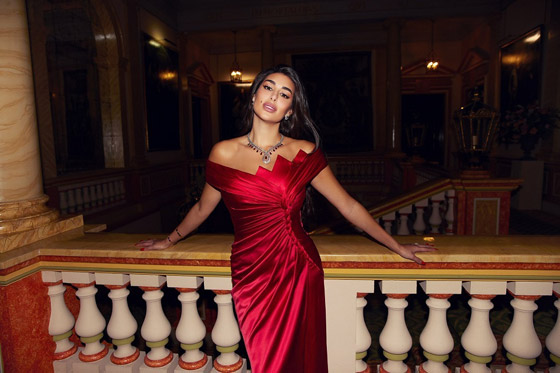 صور: ياسمين صبري تخطف الأضواء من ممثلة تركية في باريس! وما سر الفستان الفوشيا؟ صورة رقم 9