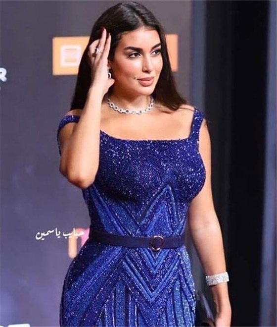 صور: ياسمين صبري تخطف الأضواء من ممثلة تركية في باريس! وما سر الفستان الفوشيا؟ صورة رقم 7