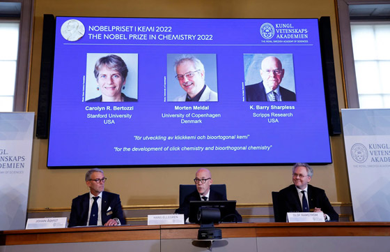 3 علماء باحثين يحصلون على جائزة نوبل للكيمياء 2022 صورة رقم 3