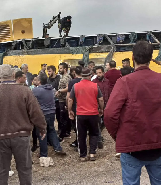  صورة رقم 5 - فيديو: مصرع 3 طلبة وإصابة 34 آخرين بانقلاب حافلة جامعية في الأردن