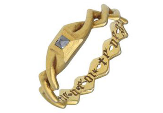  صورة رقم 5 - بريطاني يعثر على خاتم من العصور الوسطى يقدر ثمنه بـ35 ألف دولار!